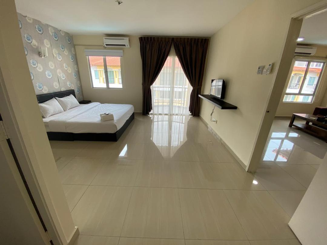 Tiara Desaru Resort Экстерьер фото