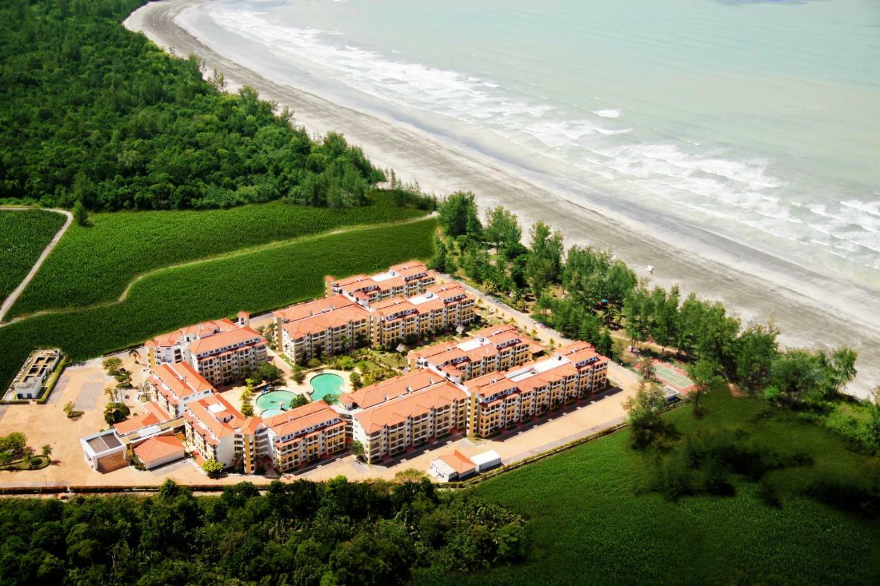 Tiara Desaru Resort Экстерьер фото