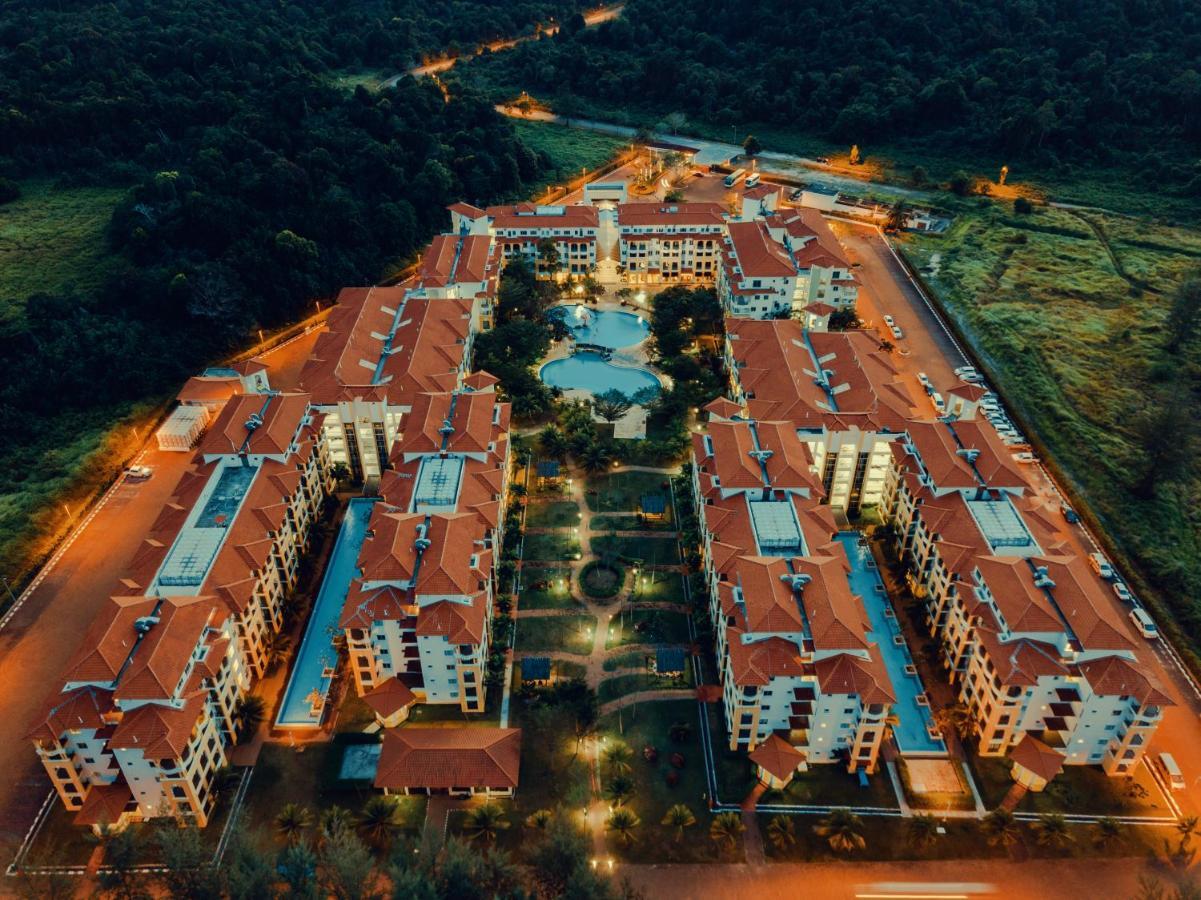 Tiara Desaru Resort Экстерьер фото